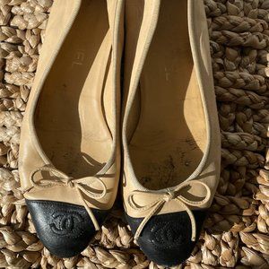 Used Black and Camel Lambskin Cap Toe Cc Ballerina Flats